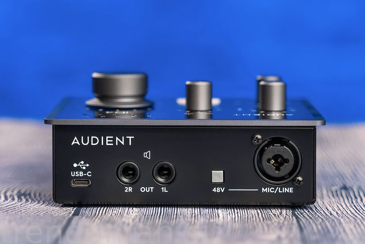 Звуковая карта AUDIENT iD4 MKII, внешняя, USB