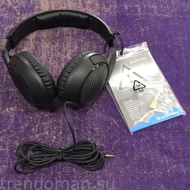 5. Наушники Sennheiser HD 200 PRO