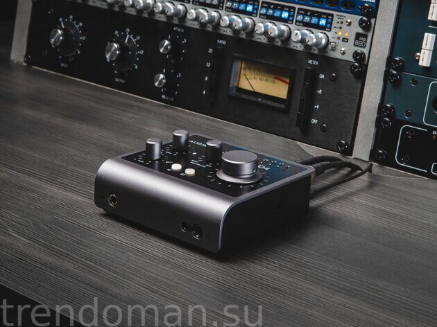 6. Звуковая карта AUDIENT iD4 MKII