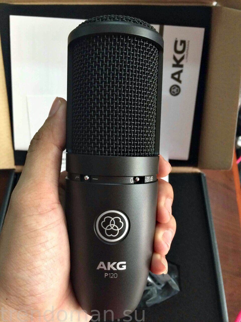 Микрофон AKG P120, студийный, конденсаторный